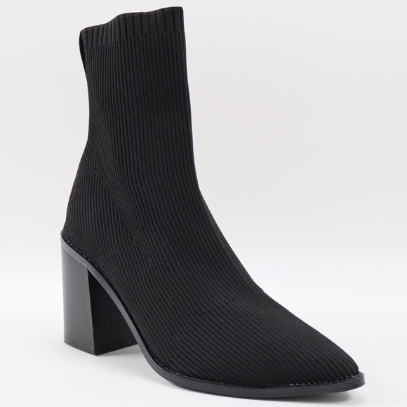 NWOT STEVEN by Steve Madden Stretch Knit Nixie Pull On Bootie.Size:8 Color:Black - Picture 1 of 9